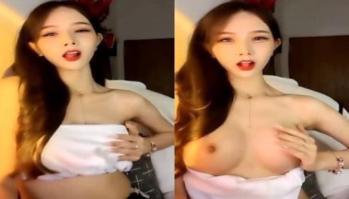 可以让你秒硬的尤物！超过3万人在线观看， S级别的超棒身材和大奶子，笑容