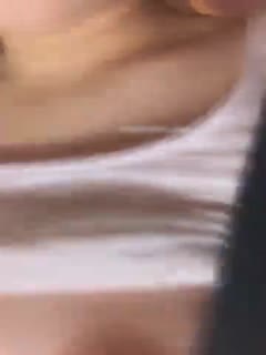 -daxiu-【直播】贫困山区大学生为了多存点生活费房间开直播饱满挺又大