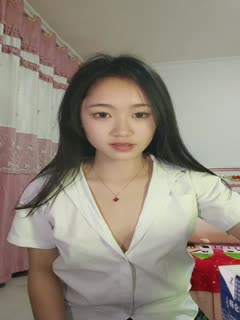 这么甜美又闷骚的女孩谁能不爱呢？理想型女友！全程聊天很听话，比较乖，特别